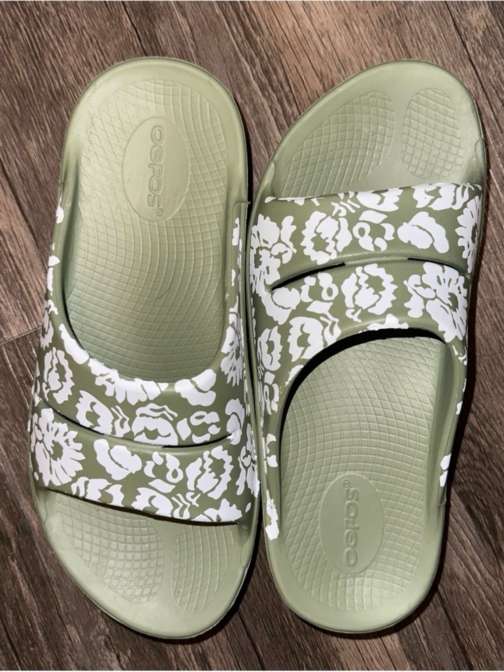 OOFOS Olive Green Floral Slide Sandals with White Print
